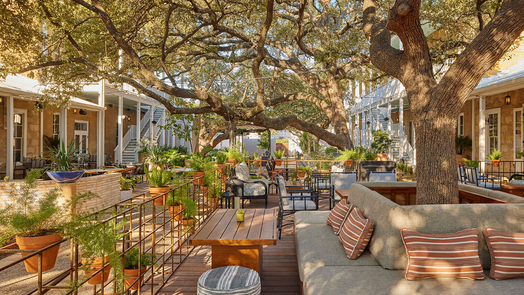 Kimpton Santo Historic Suite