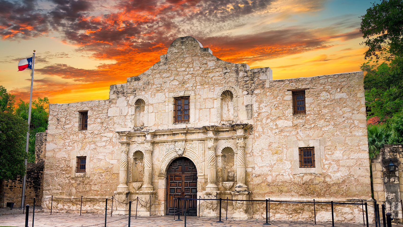 The Alamo at sunset near San Antonio Riverwalk, a must-see historic landmark